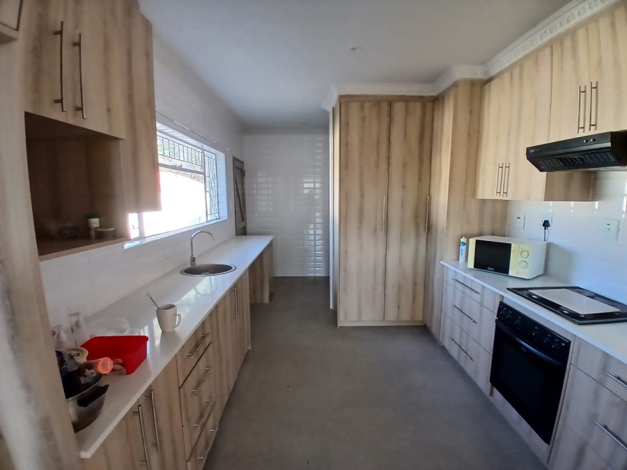 To Let 4 Bedroom Property for Rent in Pellissier Free State